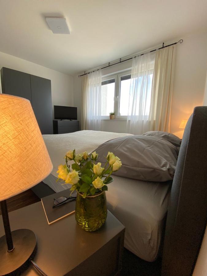Modernes Apartment Am Hafen Mit Seeblick Grossraeschen Zewnętrze zdjęcie